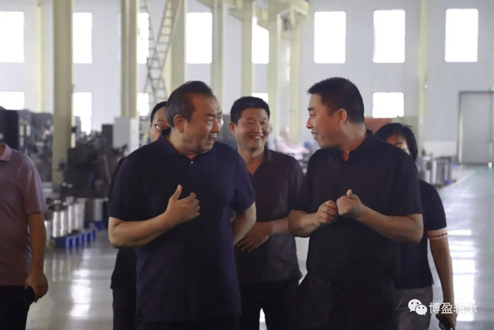 縣政協(xié)主席王定澤同志到博盈軸承公司進(jìn)行調(diào)研工作 縣政協(xié)主席王定澤同志到博盈軸承公司進(jìn)行調(diào)研工作